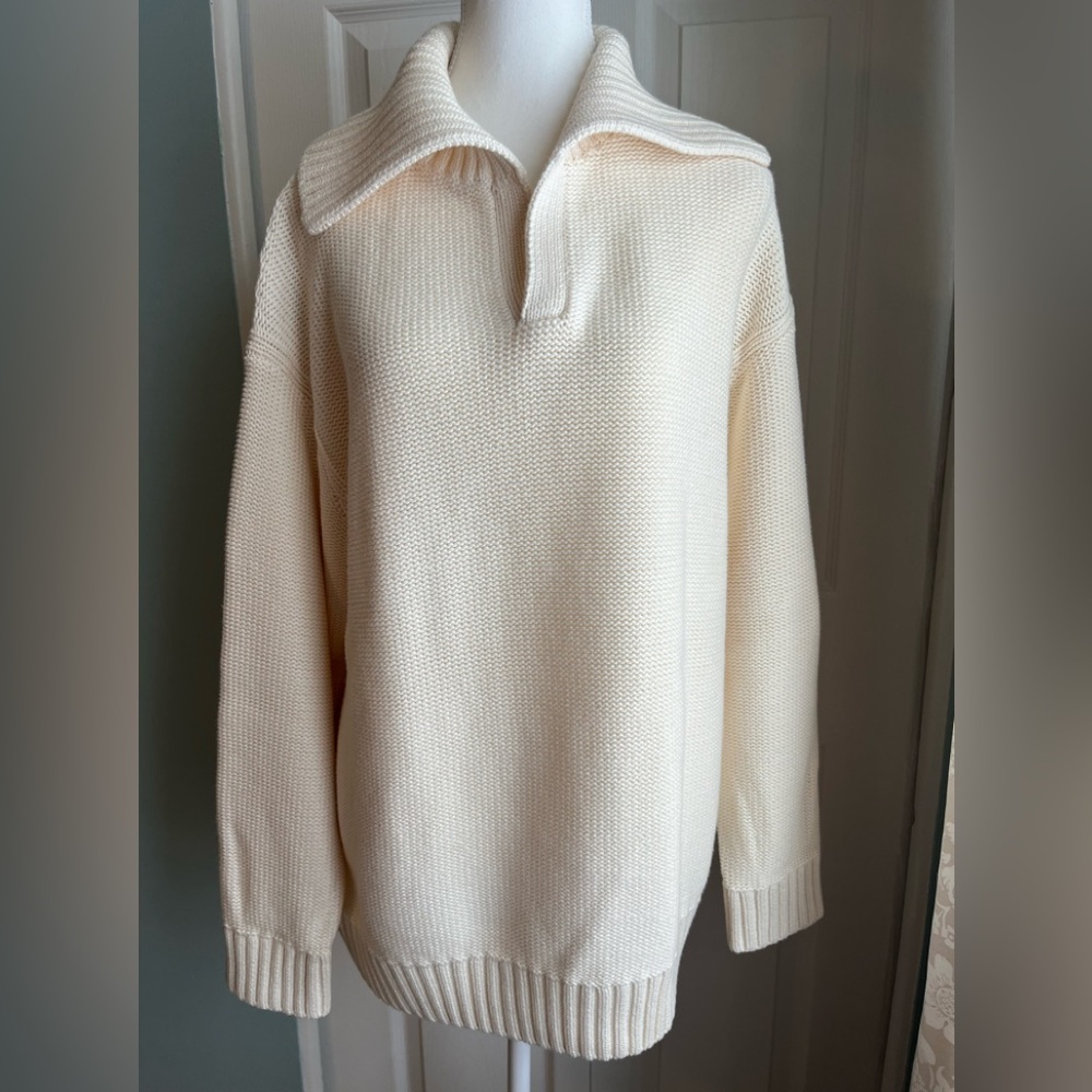 NWT Banana Republic  100% organic cotton cream colour pullover sweater. Size M.